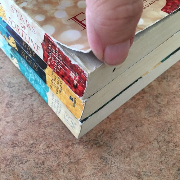 Nora Roberts The Guardians Trilogy - Picture 6 of 8